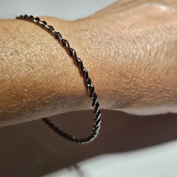 Vintage Dark Silver Tone Flattened Twist Design Bangle Bracelet 8.25" - Picture 6 of 15
